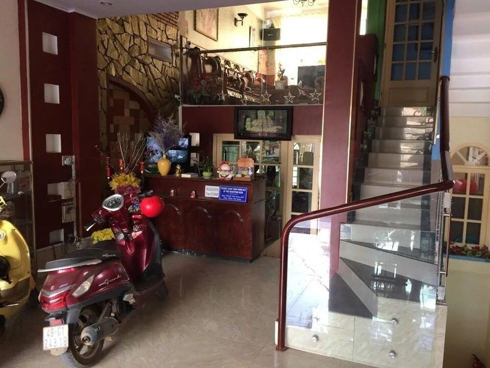 OYO 827 Bach Duong Hotel
