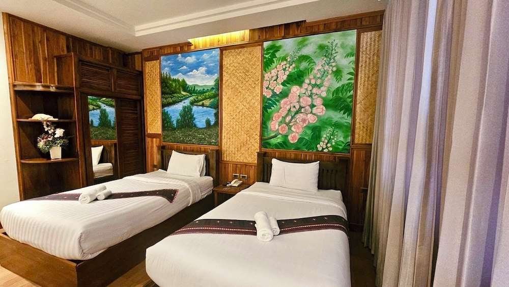 Kum-Chan House Hotel