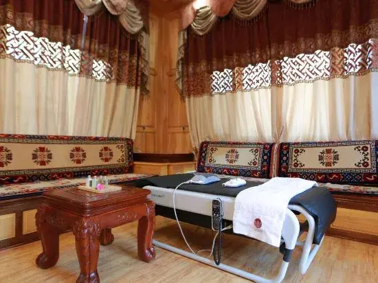Villafound Shangri-La Womasto Resort