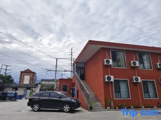 Xinjinlong Holiday Hotel (Linzhou Avenue Bus Station)