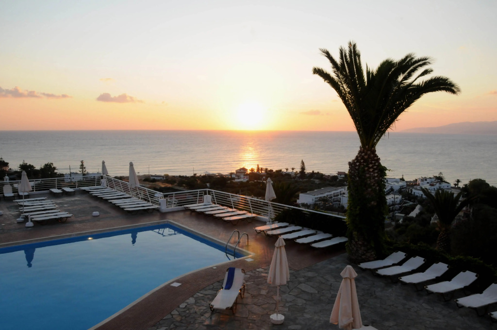 Hersonissos Village Hotel & Bungalows