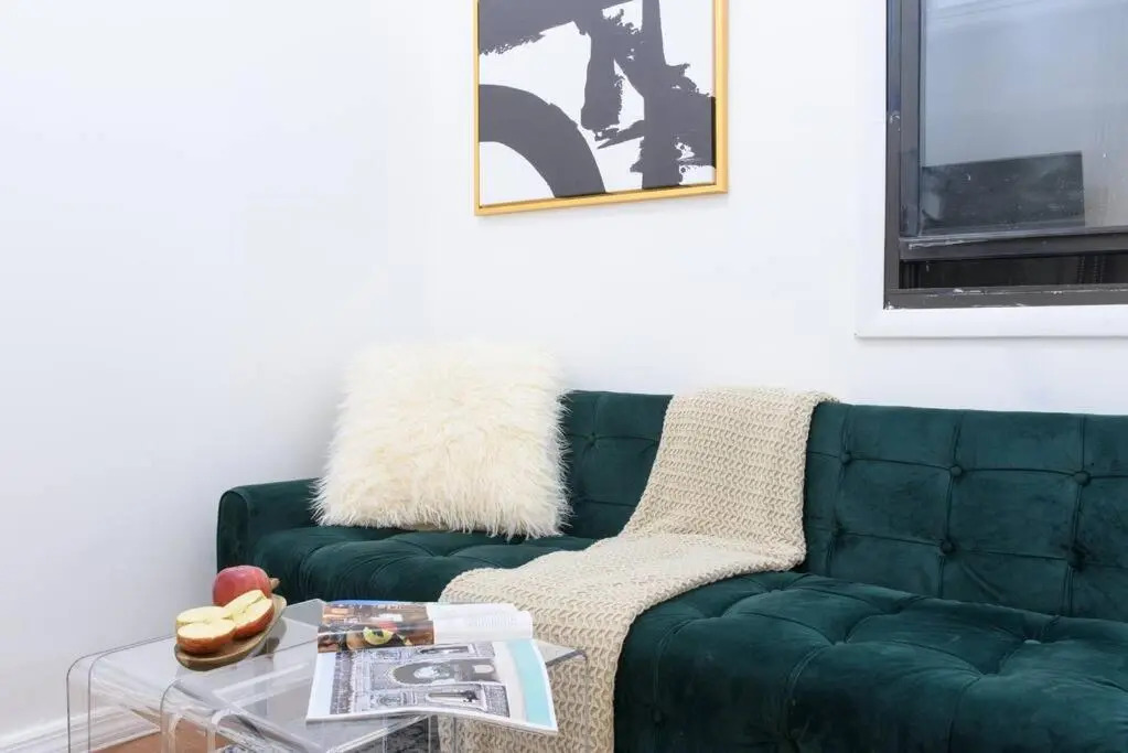 454-3w Prime Location 2BR Newly Furnished Sleeps 5