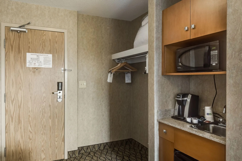 Holiday Inn Express & Suites Saskatoon Centre by IHG