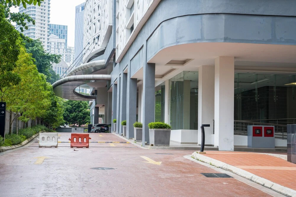 Crest Jalan Sultan Ismail by OYO Rooms
