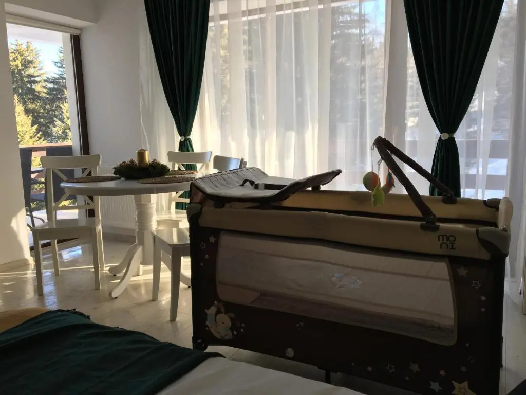 Studio 16 Predeal