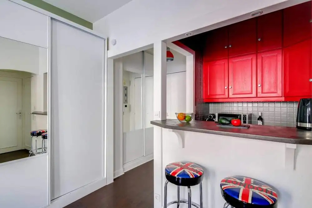 Spacious Studio in Marais