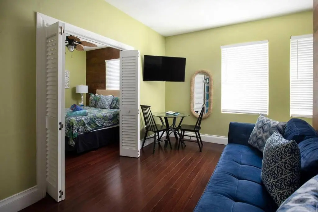 6 Bedroom 6 Bath Guesthouse on Duval Street