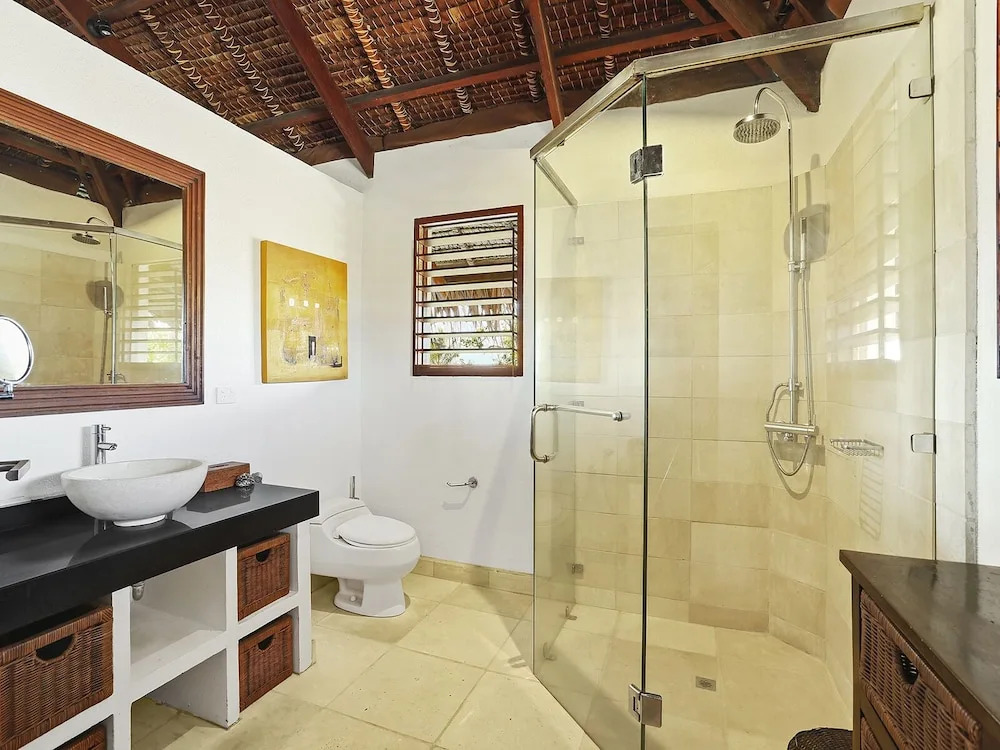 Sarangkita Beach Front Villa