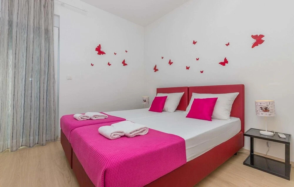 Stunning Home in Selce With 4 Bedrooms, Wifi and Outdoor Swimming Pool