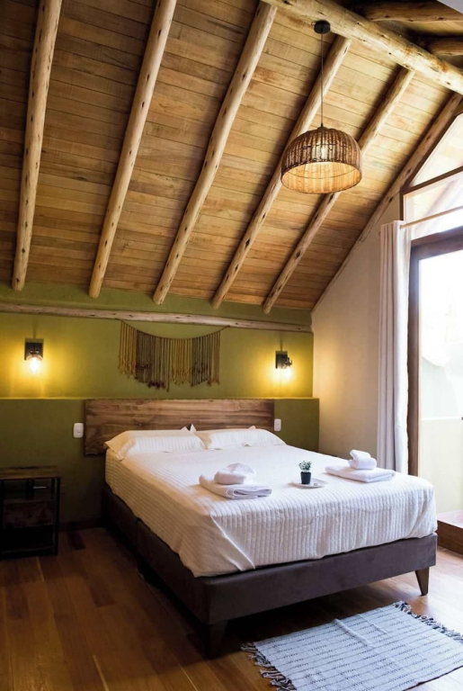 w Serene 2BR Riverside Villa w Nature Views