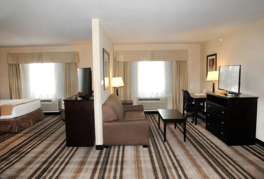 Holiday Inn Express & Suites Cambridge by IHG