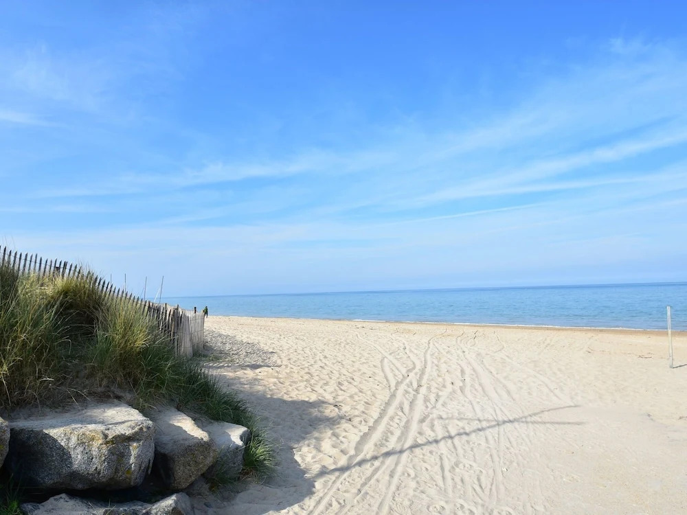 Cosy Holiday Home With Sheltered Terrace and Barbecue, Close to the Beach