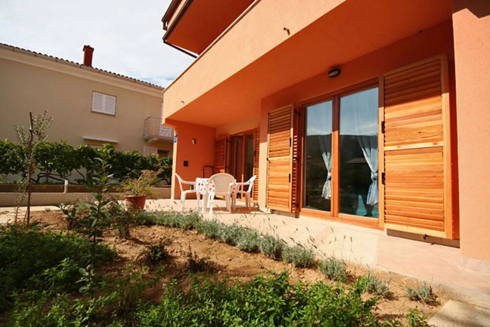 Barbalić Dario Apartment 1 with garden terrace