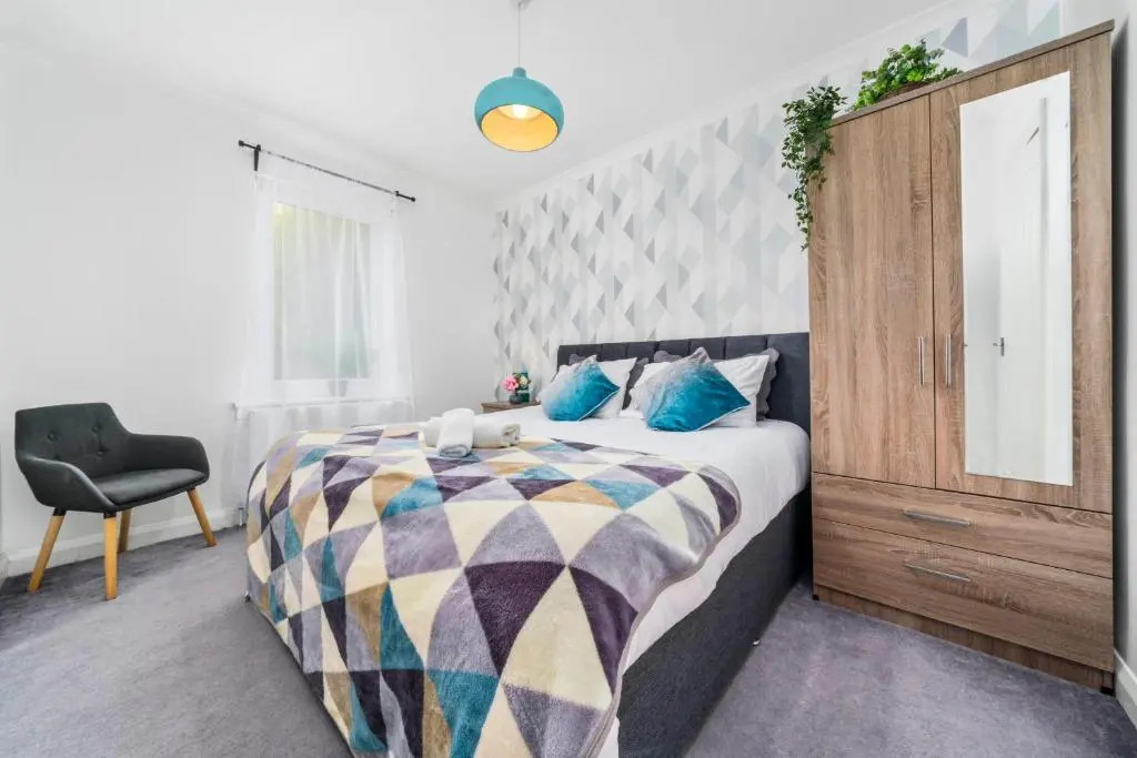 Two Bedroom Apartment by Klass Living Serviced Accommodation Motherwell - Anderson Apartment With WiFi &Parking
