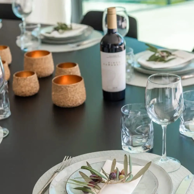 Huswell - Relax in luxury at this stunning seaside Villa