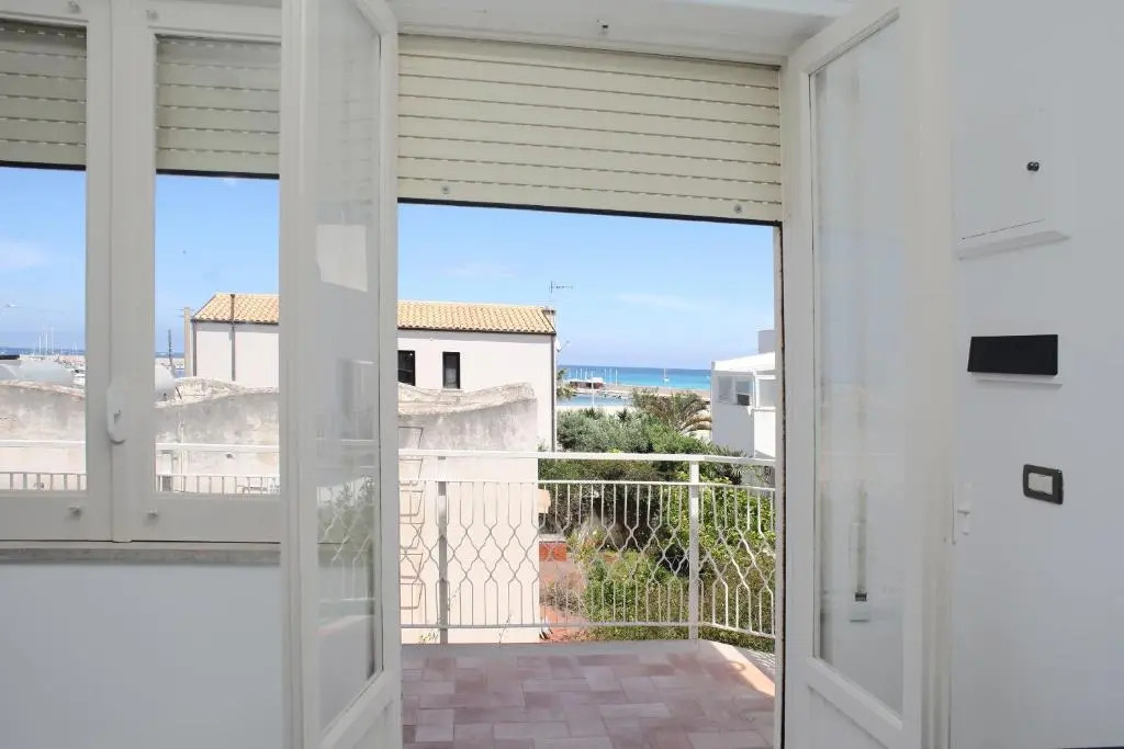 BeachSide Rooms  Suites