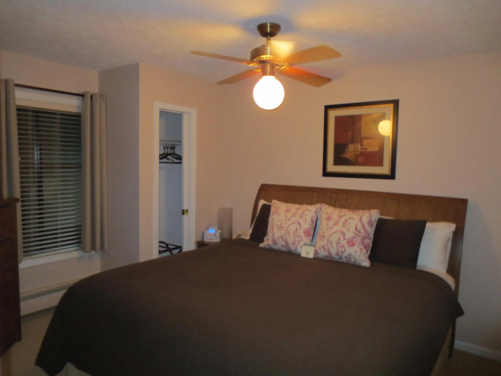 Pointes North Inn