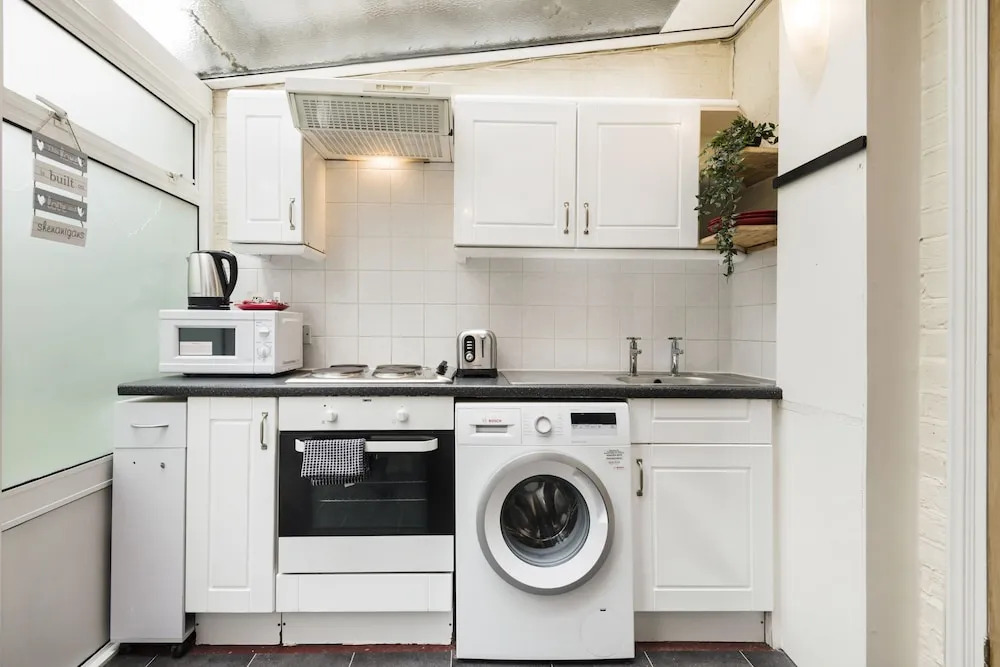 London New Apartment With Private Garden