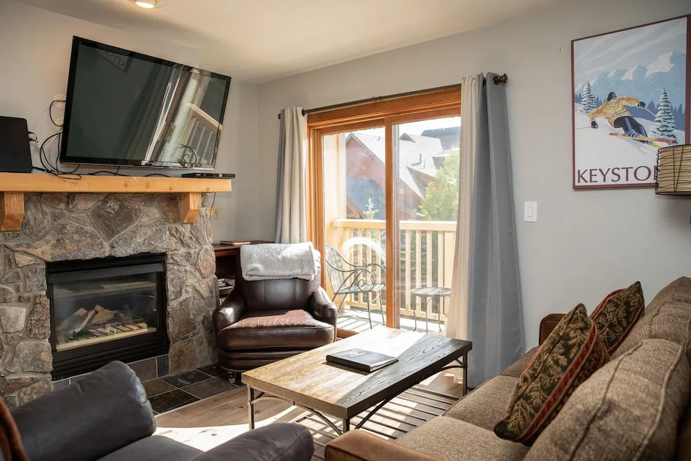 2294 Red Hawk 1 Bedroom Condo by Redawning