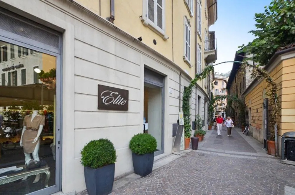 Como City Dream: Penthouse Duplex Apartment W Balcony, 5mins From Lake