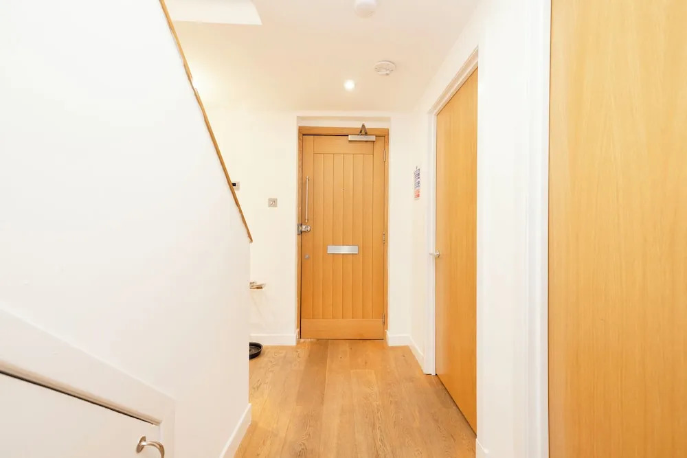 JOIVY Quiet Mews Street Apartment in the Heart of Edinburgh