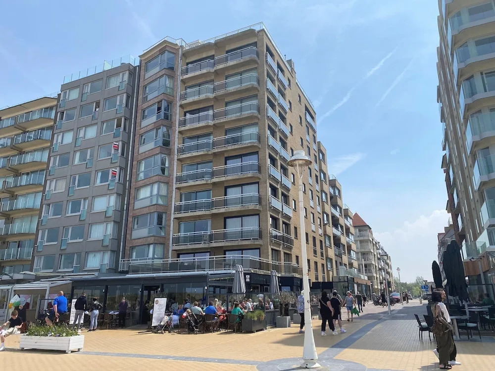 Apartment Nieuwpoort With Stunning Beach Views
