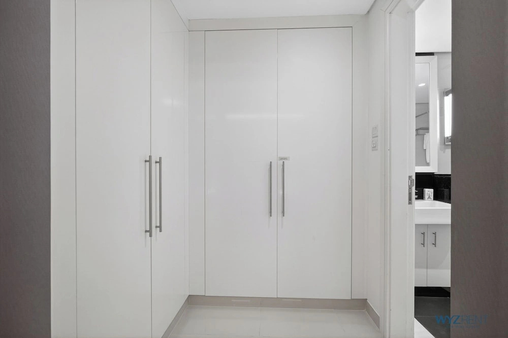 WYZ RENT|Grand 1BR Cour Jardin Near Bay Avenue