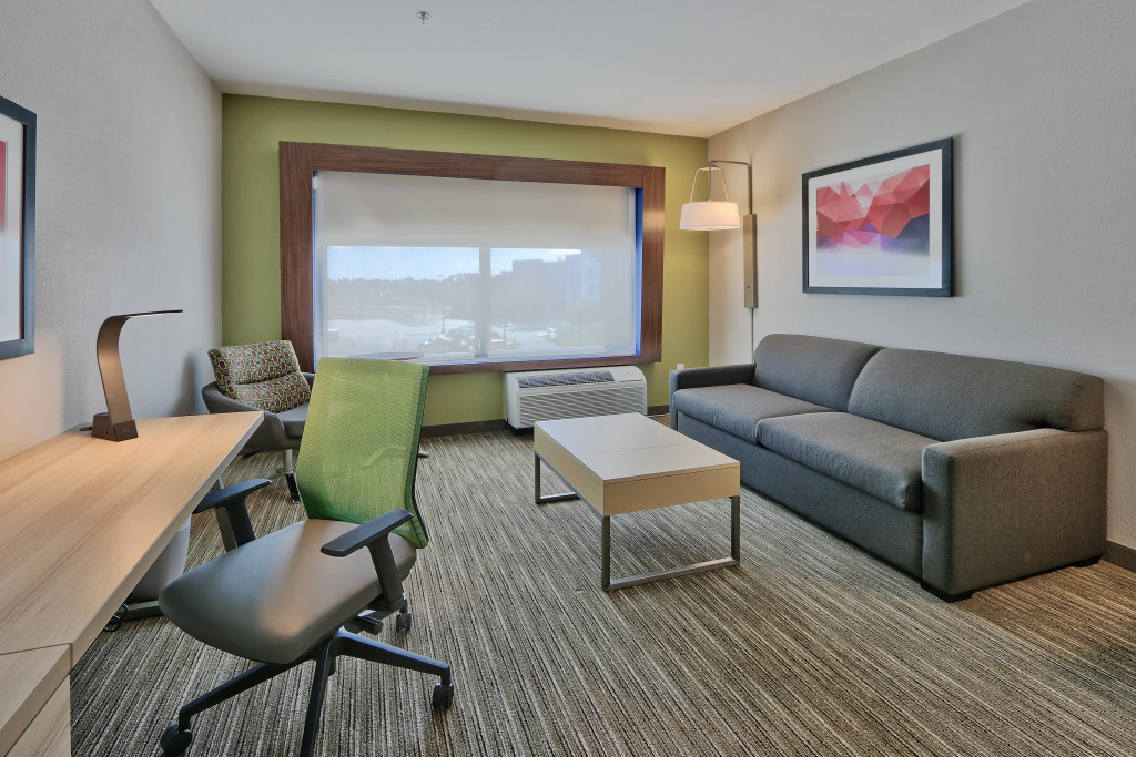 Holiday Inn Express & Suites - Roswell by IHG