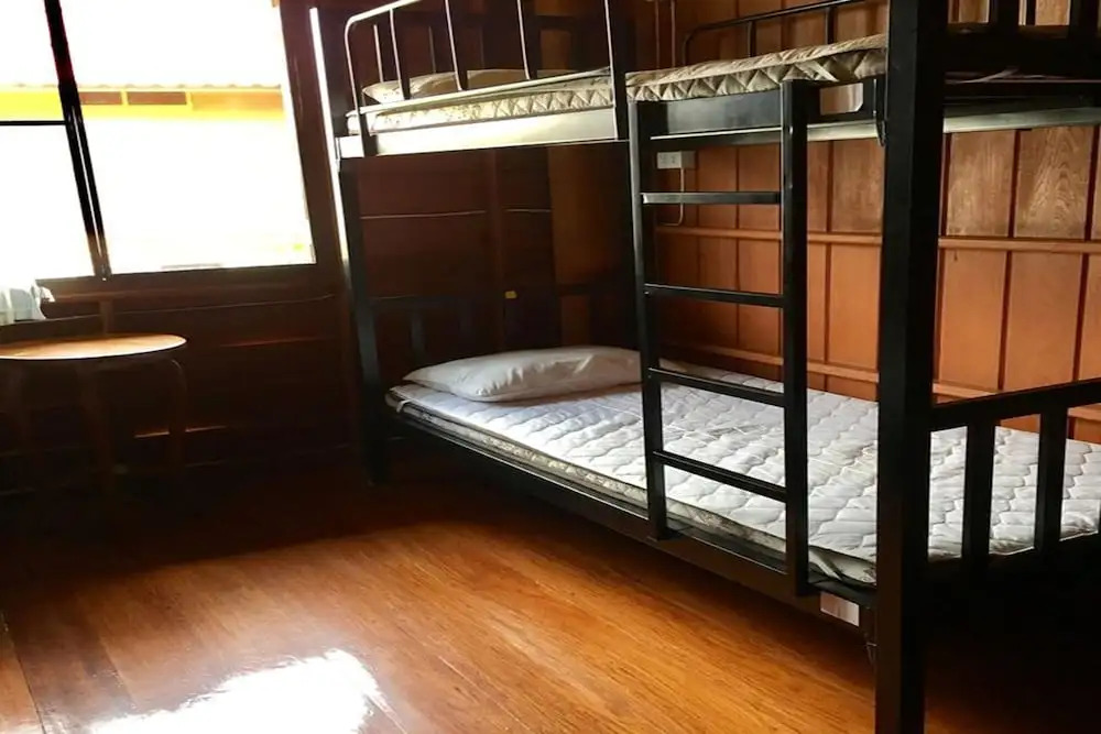 Nine House - Hostel