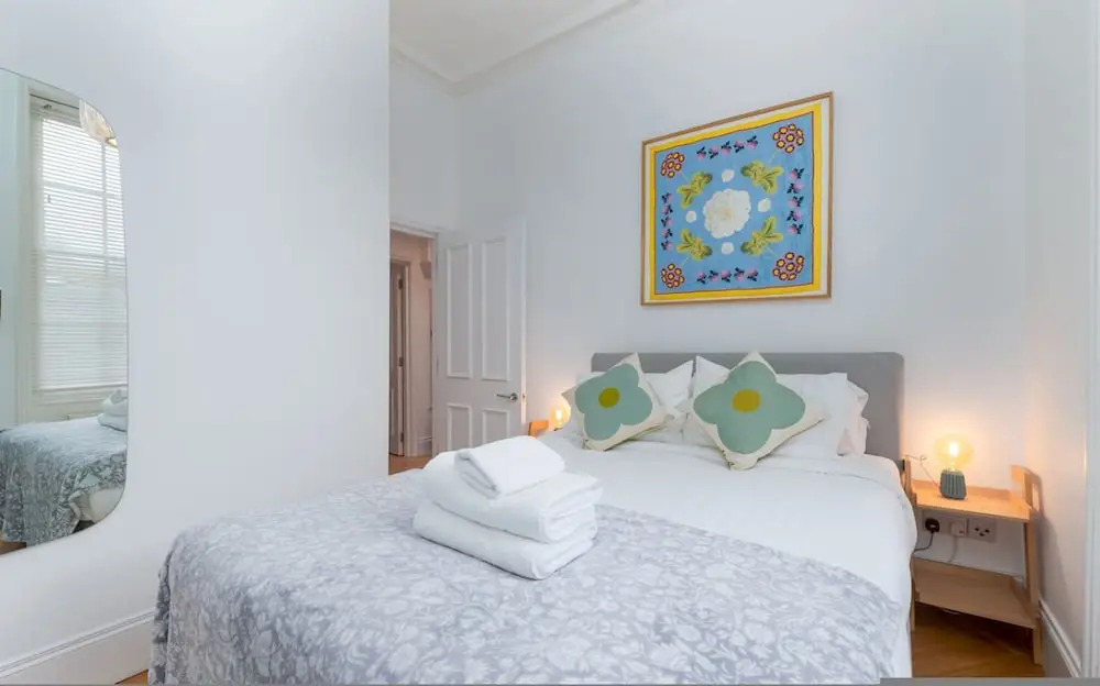 Beautiful Hampstead Home RH6