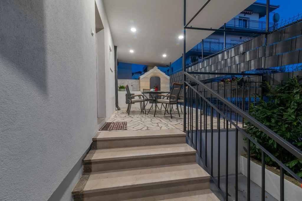 Apartment Radić-perfect location for summer activities