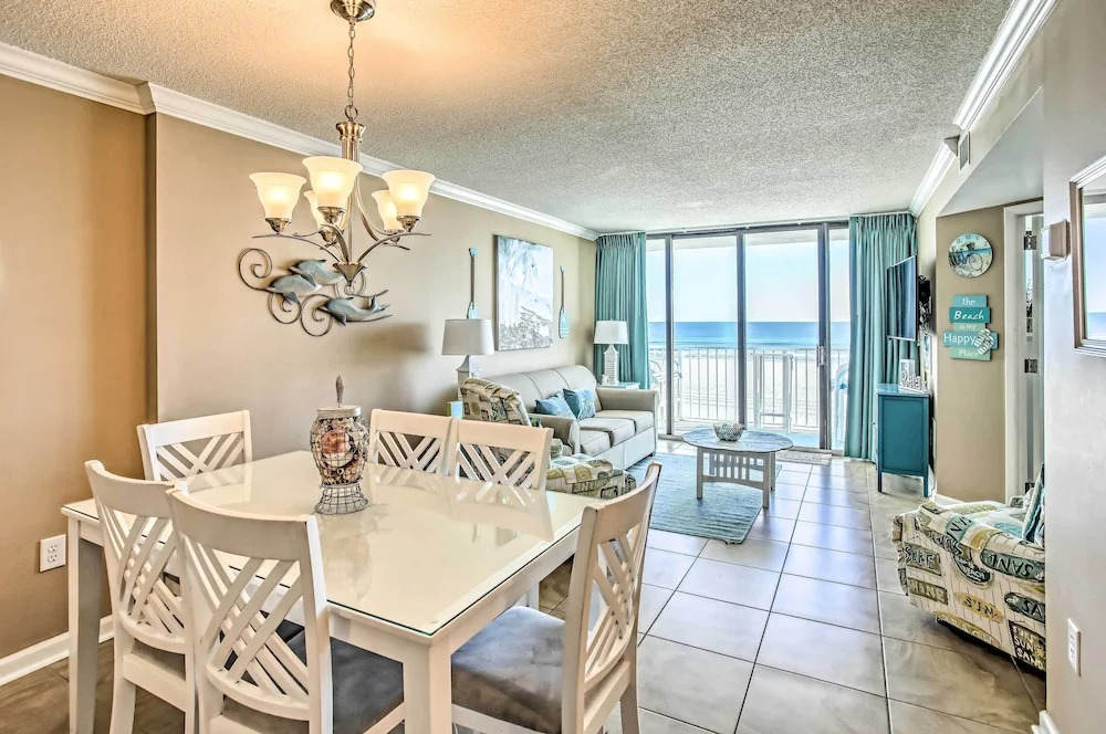 2 Mi to Golfing: Oceanfront Myrtle Beach Condo