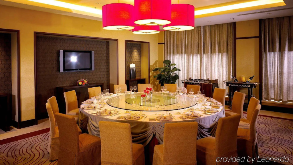 Holiday Inn Chongqing Guanyinqiao by IHG