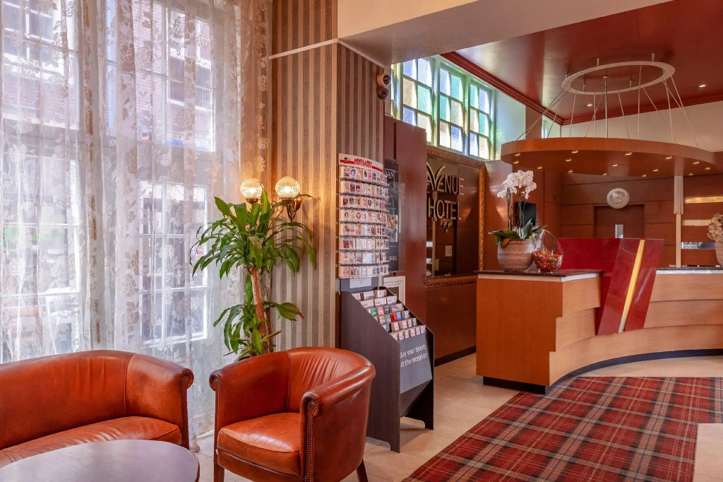 Avenue Hotel