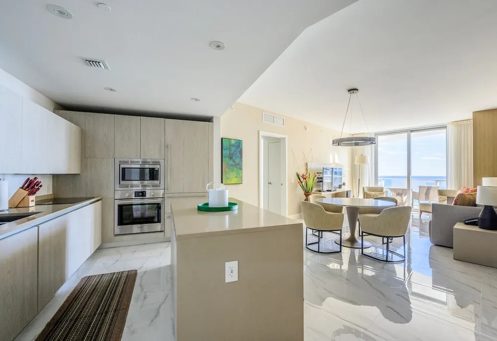 Zen 2-Bedroom Ocean View at Lyfe Resort