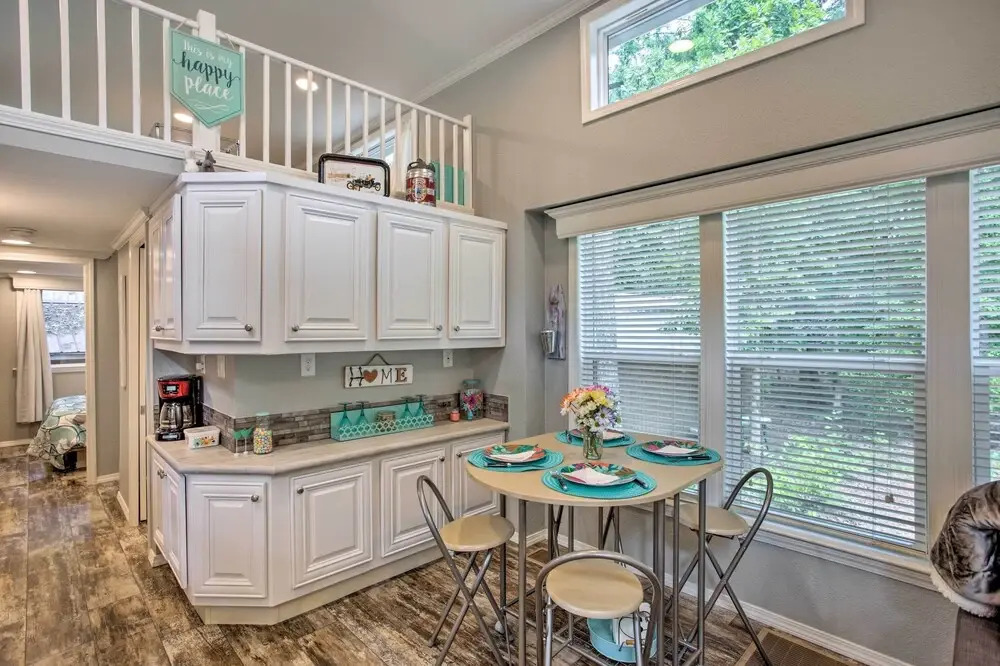 Cozy Broken Bow Getaway w/ Fire Pit, 5 Mi to Lake!