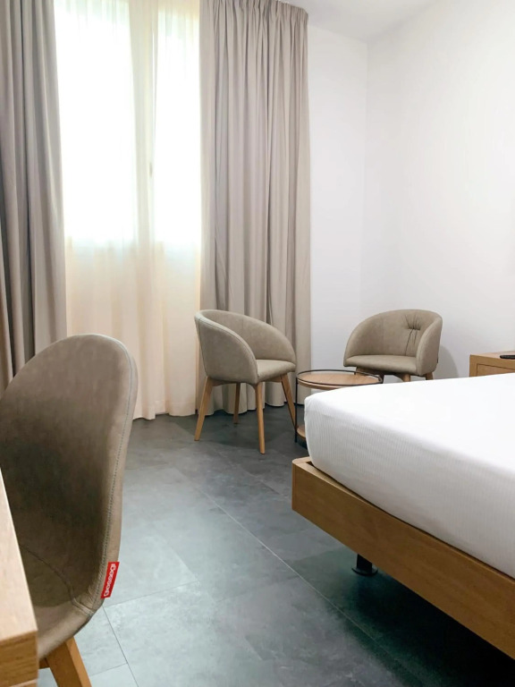 V Hotel
