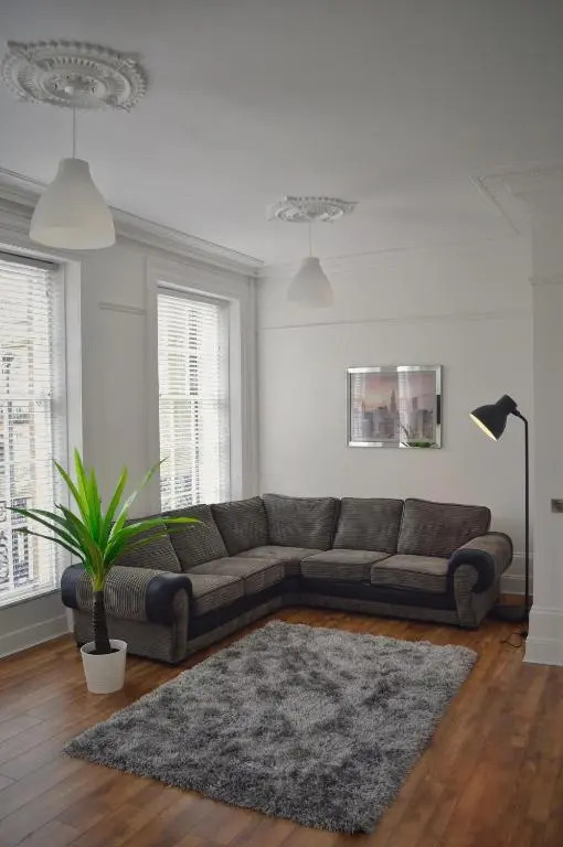Apartment 4 Hamilton Square