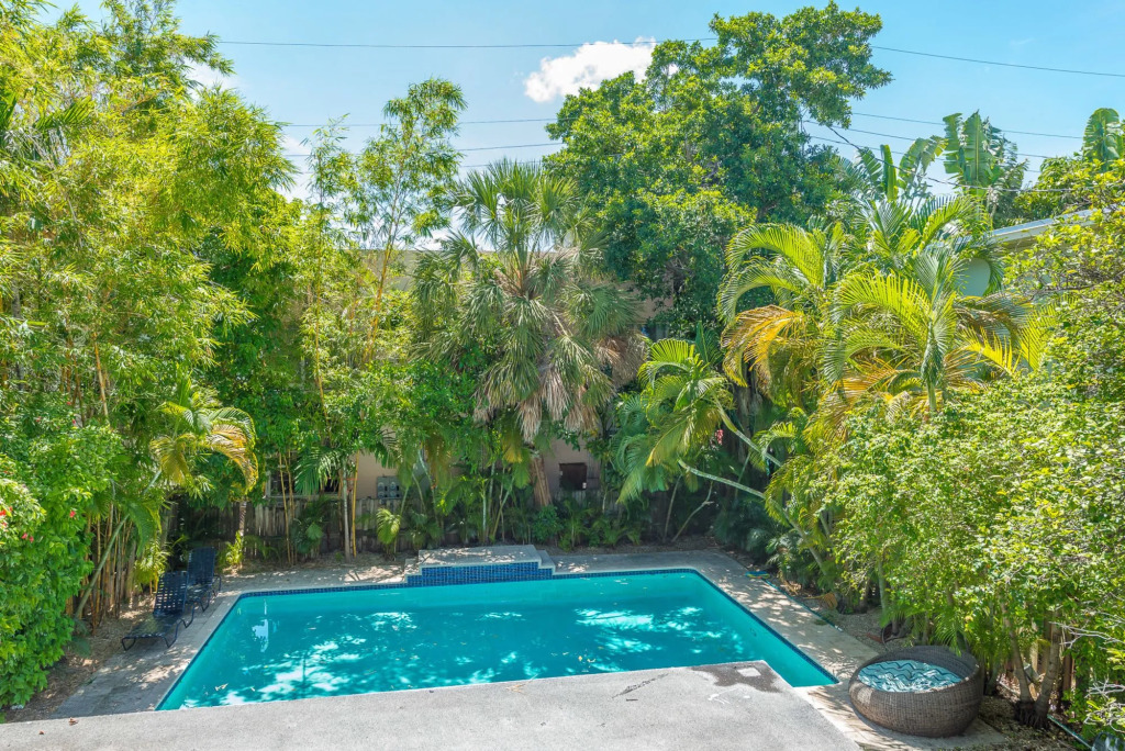 L’Etoile Apartments Part of the Oasis Casita Collection