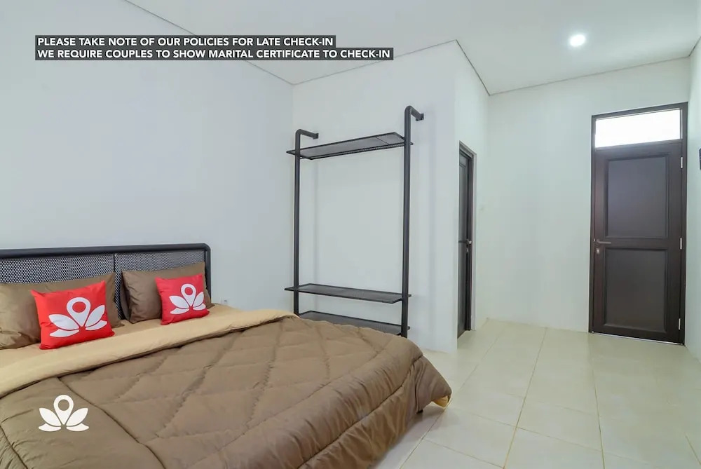 ZEN Rooms Cilandak KKO Syariah