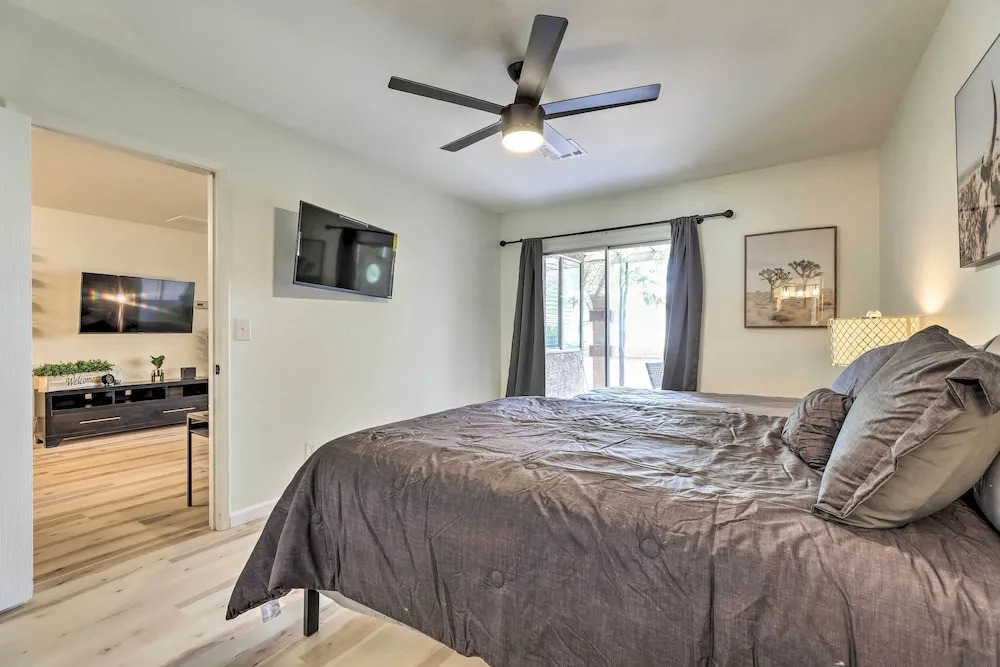 1 Mi to Dtwn Chandler: Townhome w/ Community Pool