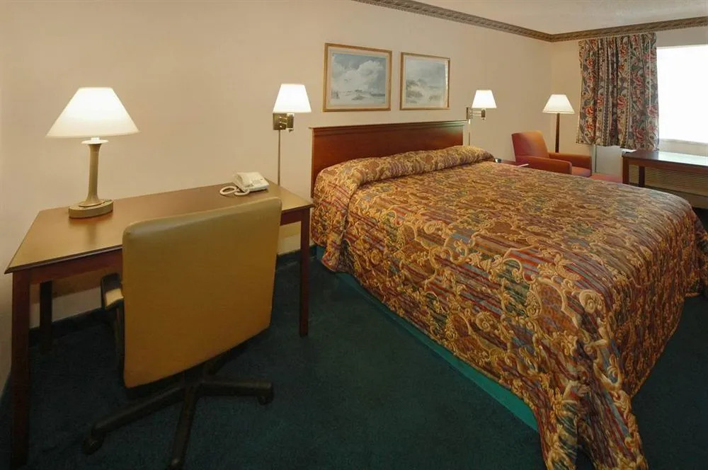 Howard Johnson Express Inn Rome