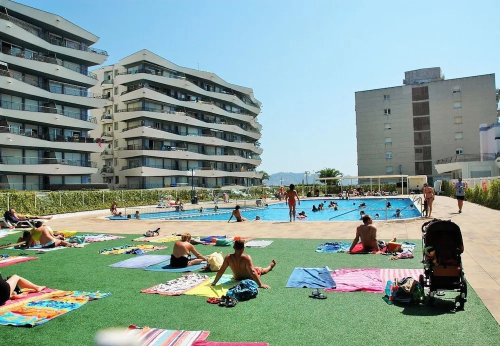 Apartamentos Rocamaura I