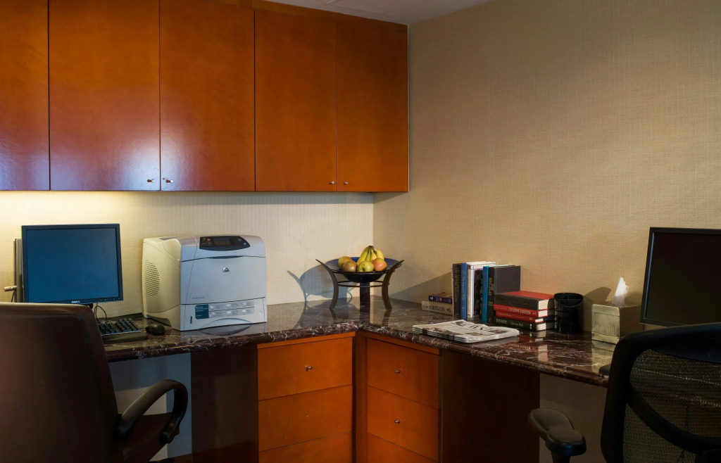 Hilton San Francisco Airport Bayfront - No Resort Fee