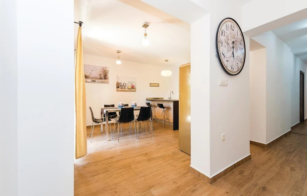 Awesome Home in Brodarica with Hot Tub, WiFi & 6 Bedrooms
