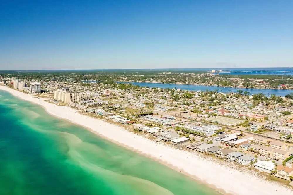 Mariner East Beach Resort Unit: 108 by Forehand Rentals