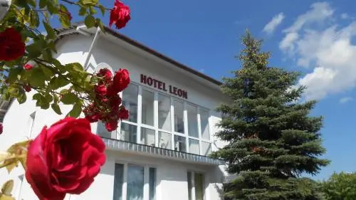 Leon