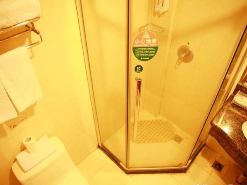 GreenTree Inn Nanjing ZhonGYAnGMEn Railway Station Express Hotel