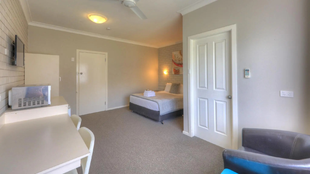 Hilldrop Motor Inn