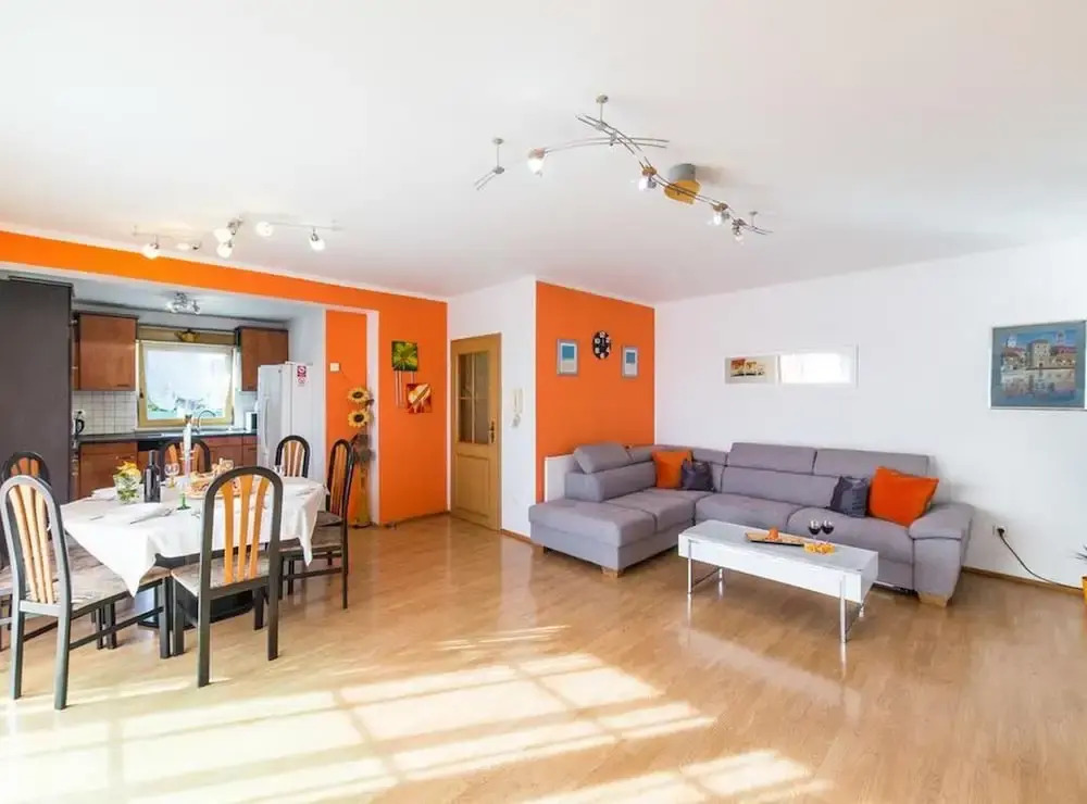 Spacious Holiday Home With Pool and Hot Tub in Kastel Stari